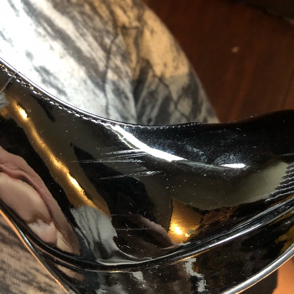 Black Patent Vince Camuto Heels - Picture 4 of 4